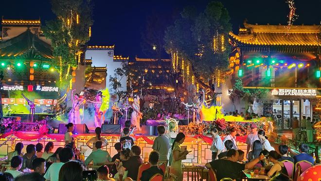 湖北云梦祥云湾：光影里的夏夜狂欢