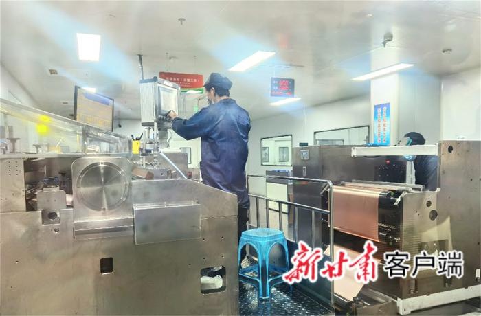 金昌新能源电池生产线。本文图片均由新甘肃·甘肃日报记者 谢晓玲摄