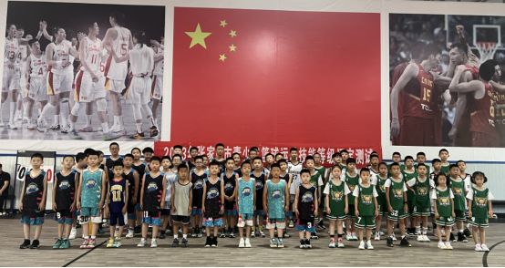 2023年青少年篮球技能等级评定测试抛物线圆满结束