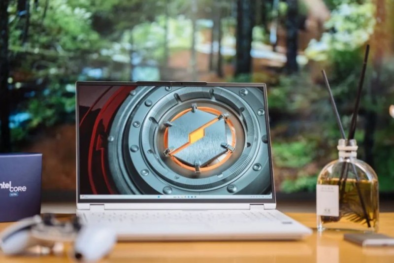 机械革命耀世16 Ultra评测：酷睿Ultra 200HX与RTX 50上限拉满，性价比利器炼成_腾讯新闻