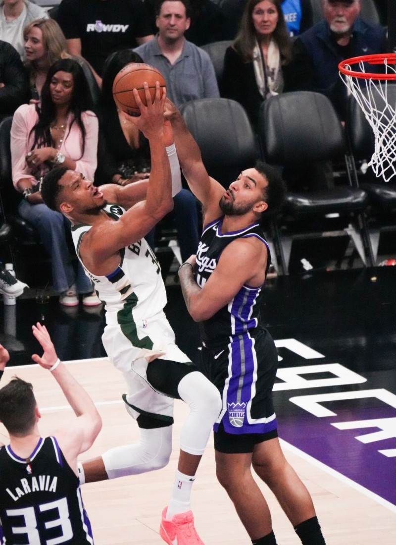 篮球——NBA常规赛：雄鹿胜国王_腾讯新闻