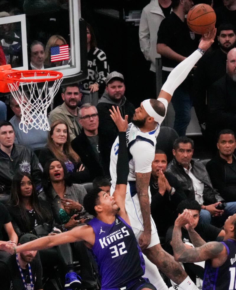 篮球——NBA常规赛：独行侠胜国王_腾讯新闻