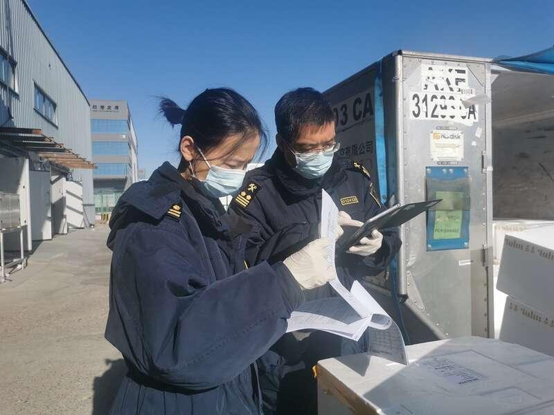 “5+2”预约查验、7×24小时不间断通关！首都机场海关多措并举保障春节鲜活产品进口_腾讯新闻